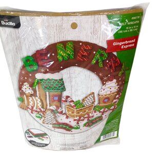 Bucilla Gingerbread Express Felt Wreath Kit Craft 89677E NIP House Candy Sequins